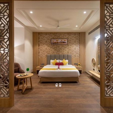 Lords Inn Сомнатг Екстер'єр фото